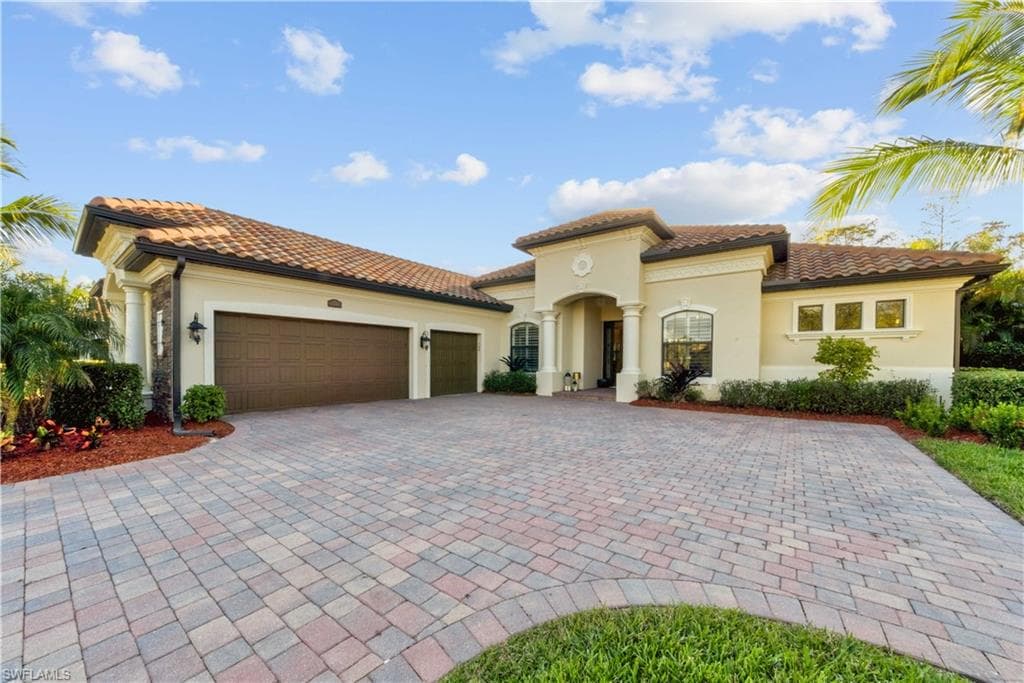 9569 Siracusa CT NAPLES, FL 34113