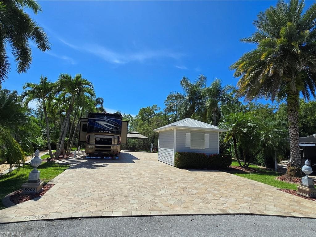5902 Burrwood CT FORT MYERS, FL 33905