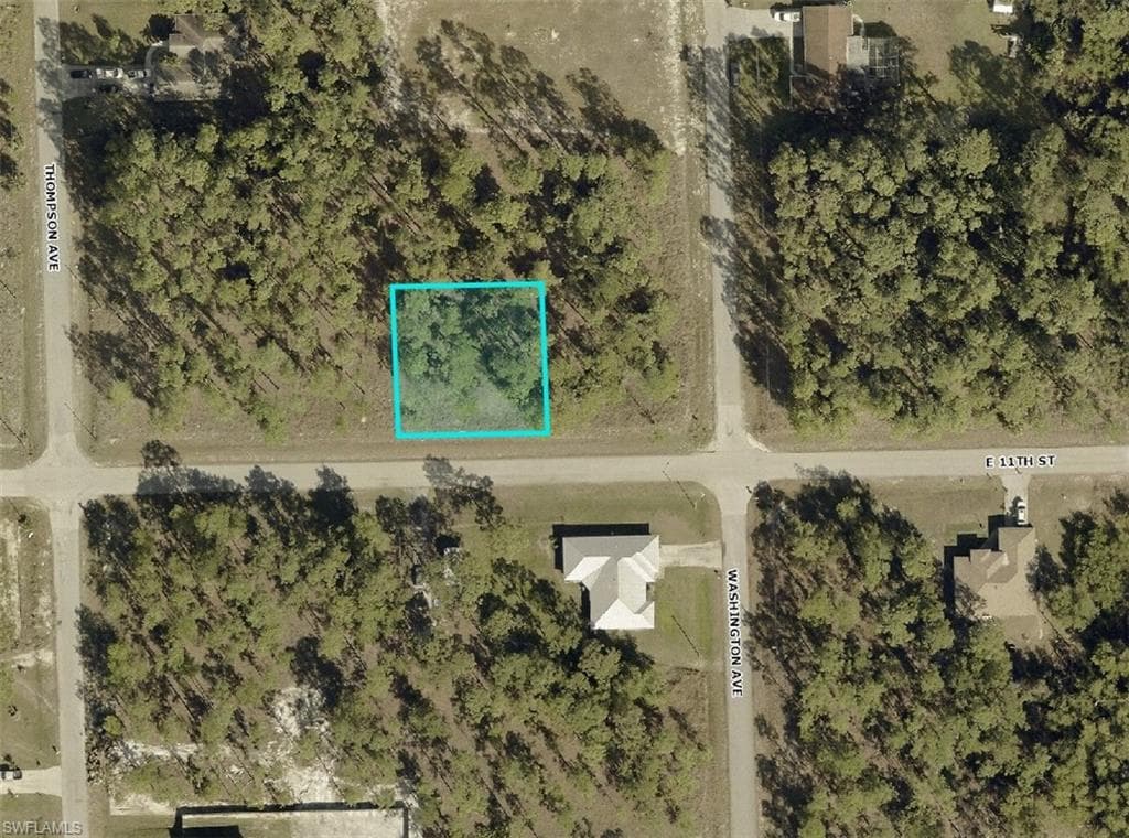 1305 11th ST LEHIGH ACRES, FL 33972