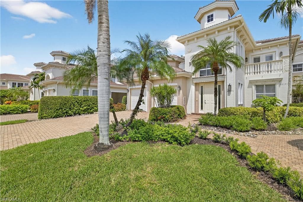 575 Avellino Isles CIR 201 NAPLES, FL 34119