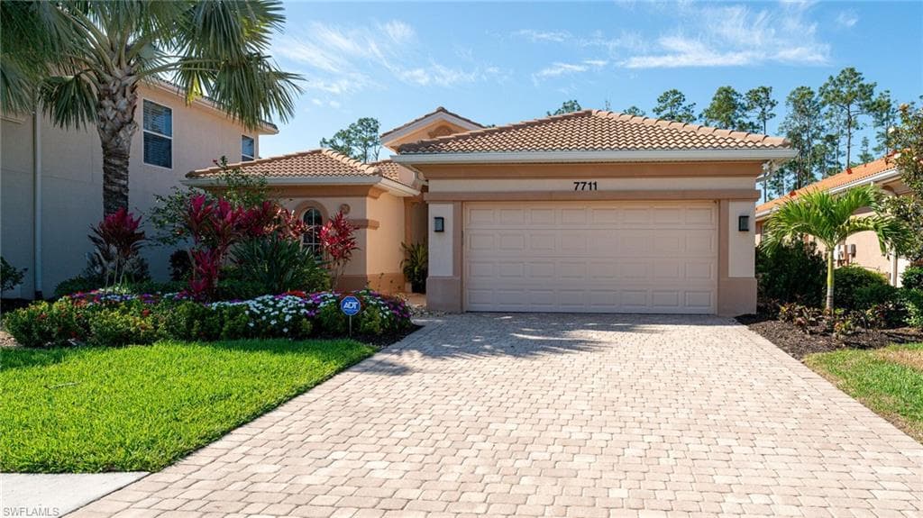 7711 Martino CIR NAPLES, FL 34112