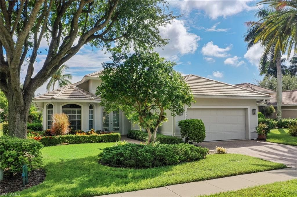 6928 Mauna Loa LN NAPLES, FL 34113
