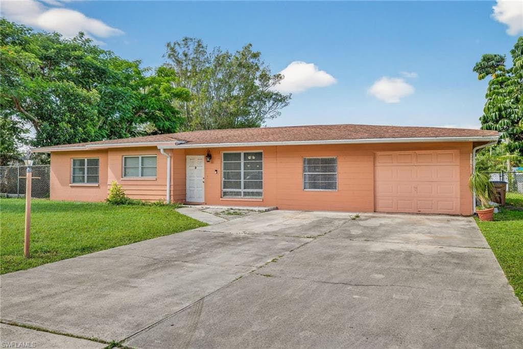 111 N Oregon RD LEHIGH ACRES, FL 33936