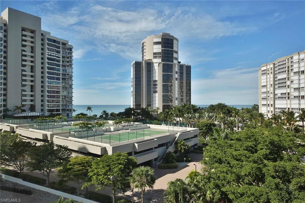 4255 Gulf Shore BLVD N 407 NAPLES, FL 34103