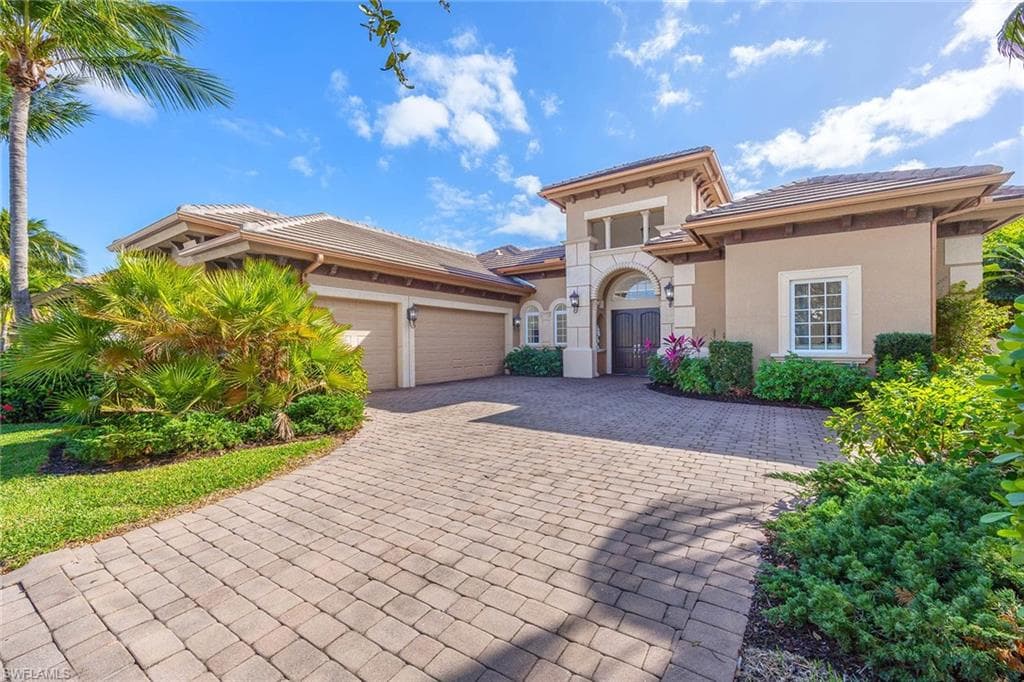 8894 Shenendoah CIR NAPLES, FL 34113