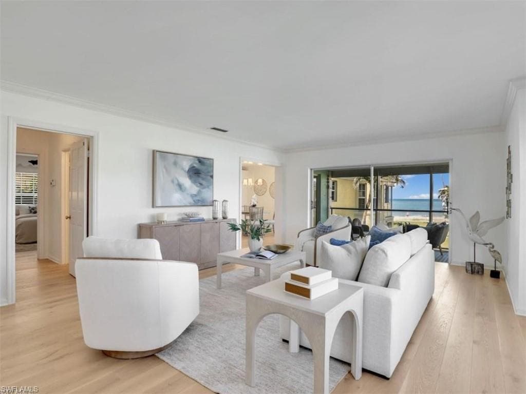 2601 Gulf Shore BLVD N 34 NAPLES, FL 34103