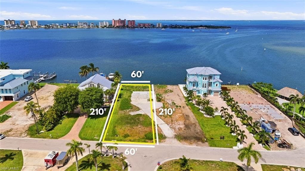 926 San Carlos DR FORT MYERS BEACH, FL 33931