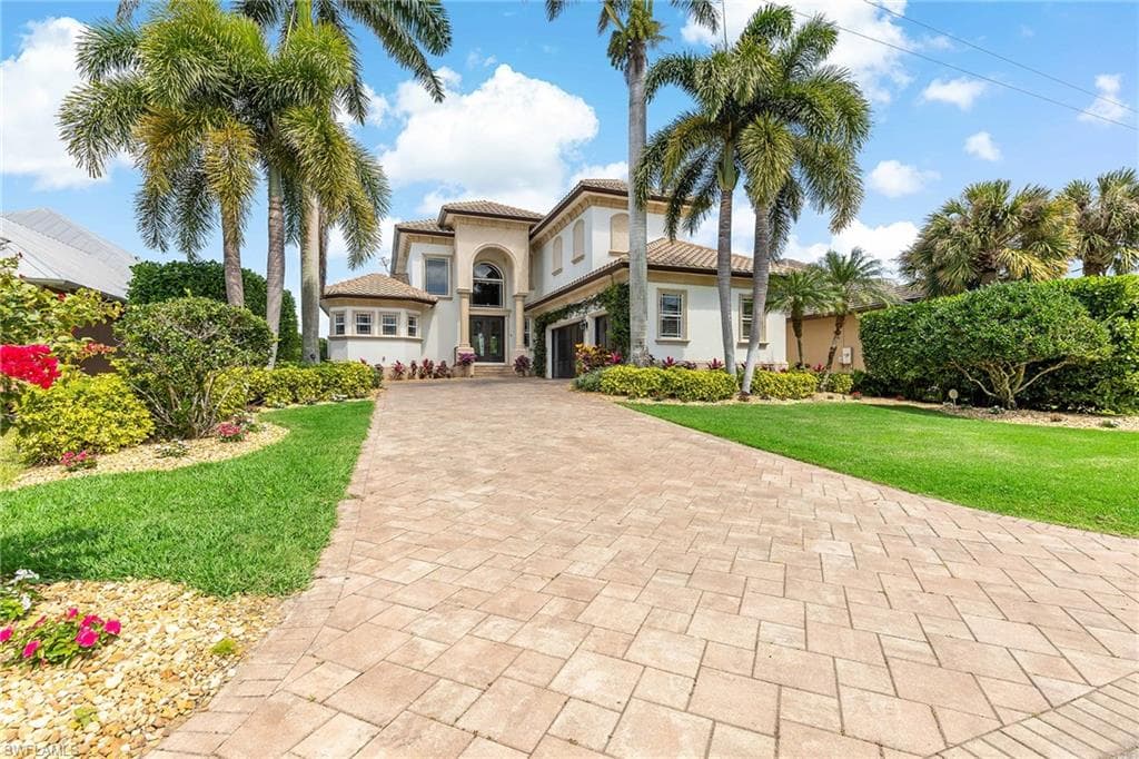 1435 Osprey AVE NAPLES, FL 34102
