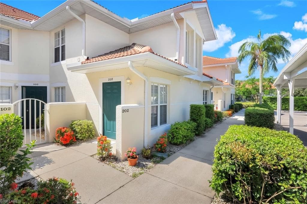 4920 Deerfield WAY B202 NAPLES, FL 34110