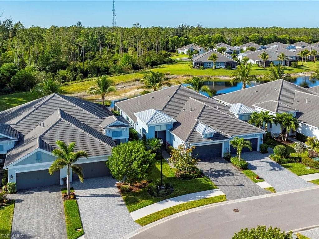 2235 Marquesa CIR NAPLES, FL 34112