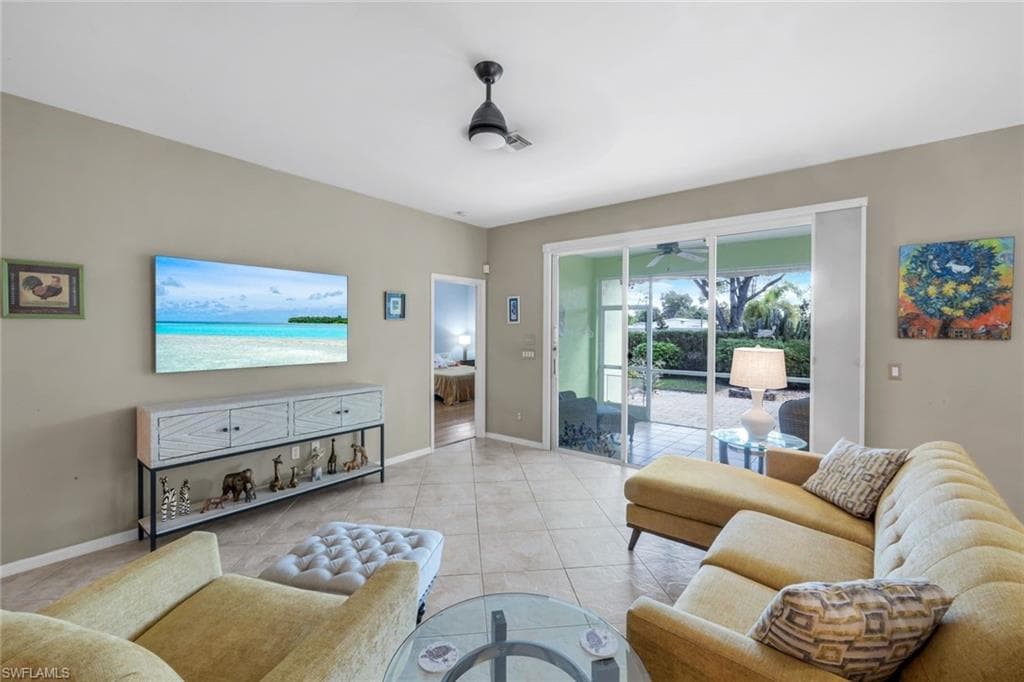 200 Stanhope CIR NAPLES, FL 34104