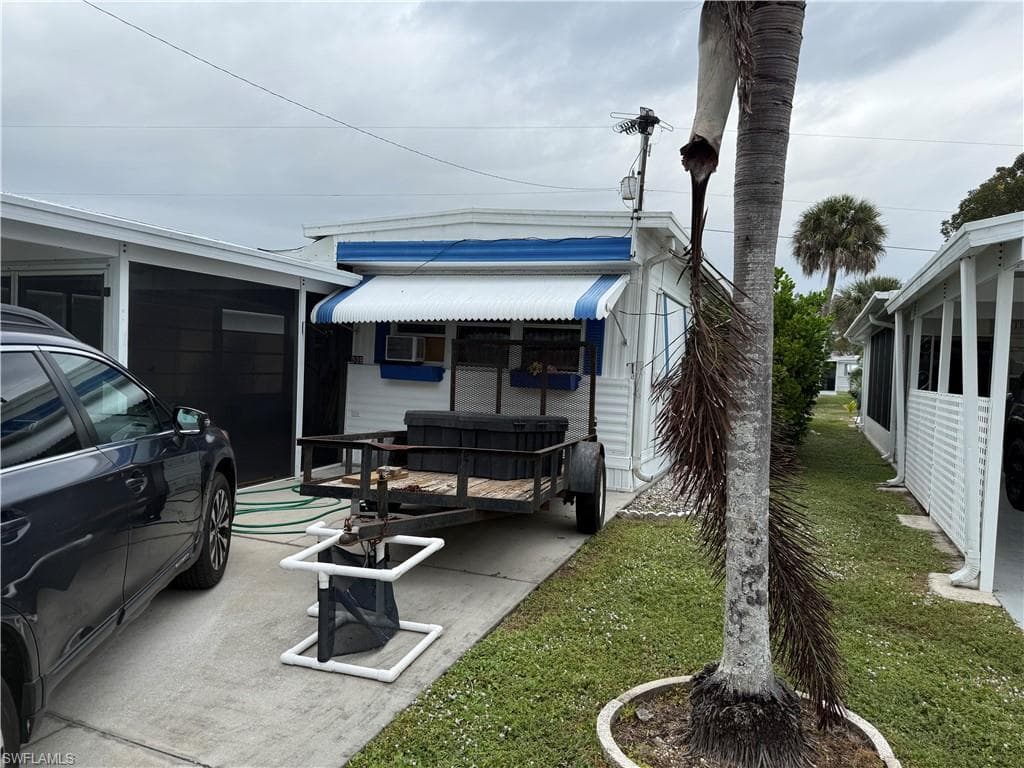 539 Poinsettia LN 152 NAPLES, FL 34114