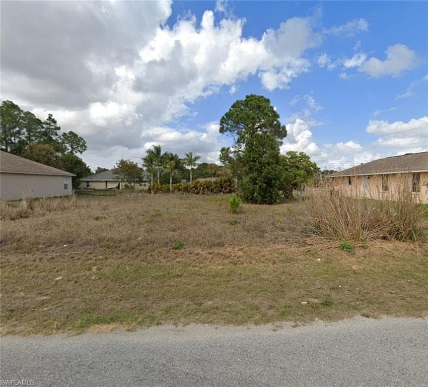 4202 2nd ST W LEHIGH ACRES, FL 33971