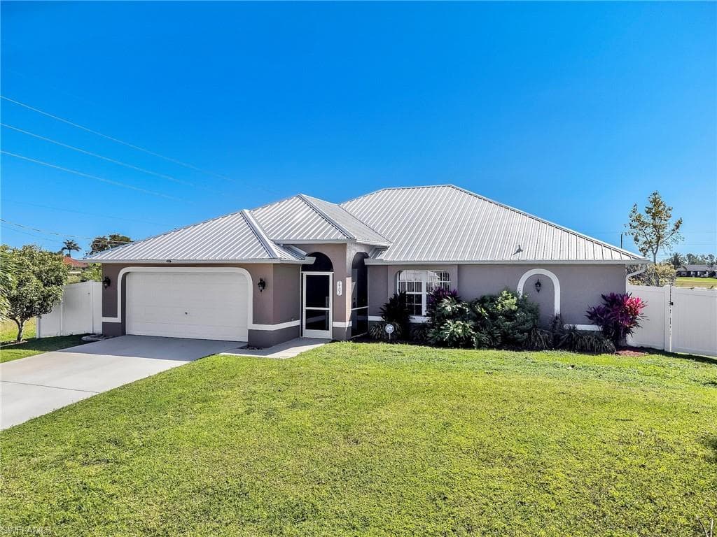 2707 NE 5th PL CAPE CORAL, FL 33909