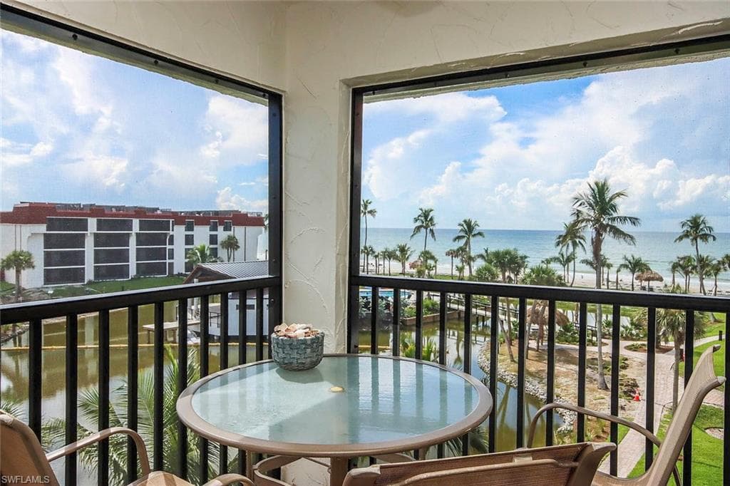 2445 W Gulf DR B44 SANIBEL, FL 33957
