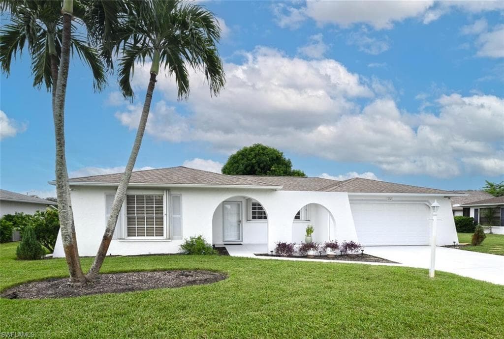 104 Picardy CT NAPLES, FL 34112
