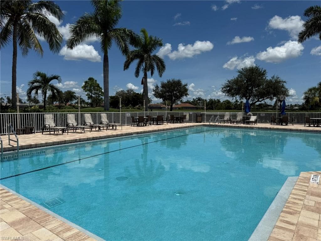 8853 Middlebrook DR FORT MYERS, FL 33908