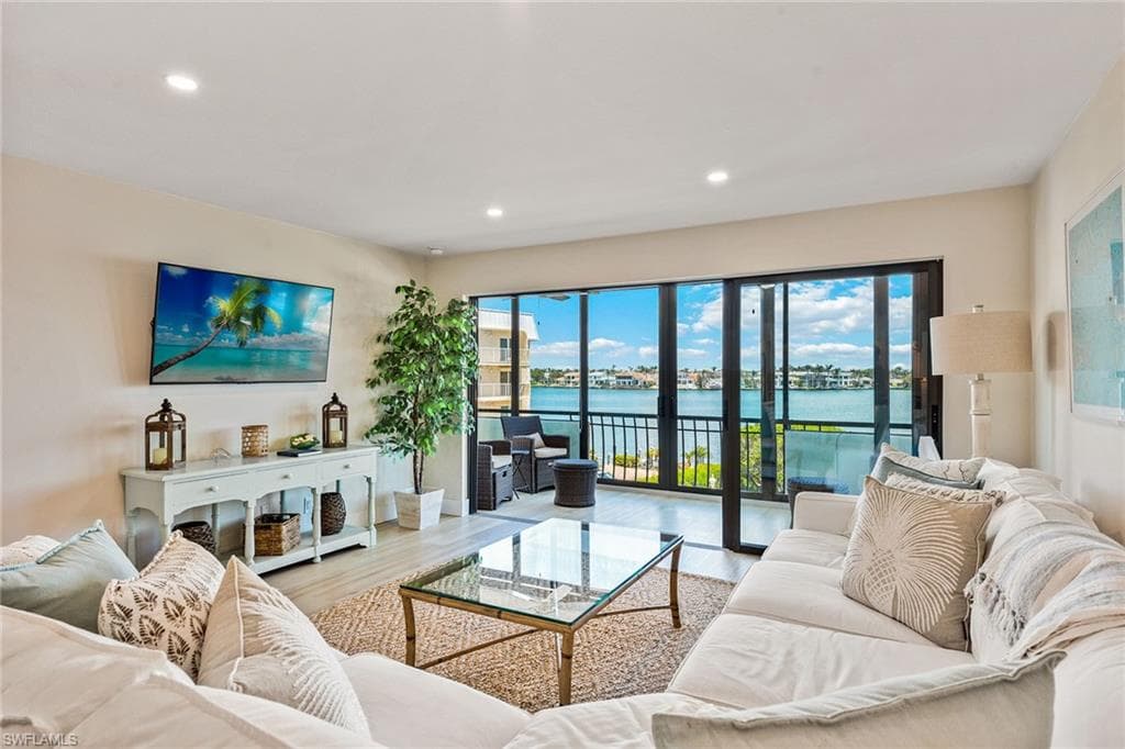 3430 Gulf Shore BLVD N 3A NAPLES, FL 34103
