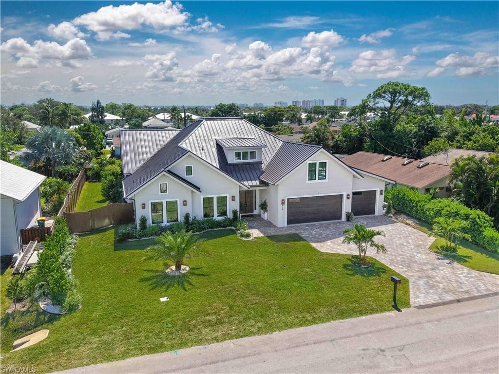 818 93rd AVE N NAPLES, FL 34108