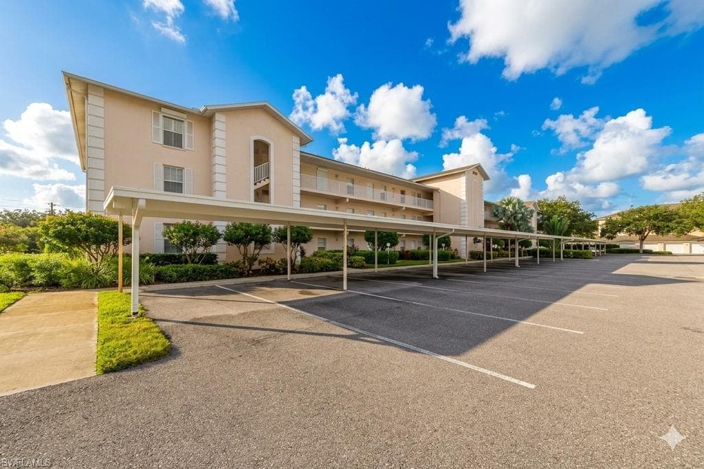 3250 Cypress Glen WAY 406 NAPLES, FL 34109
