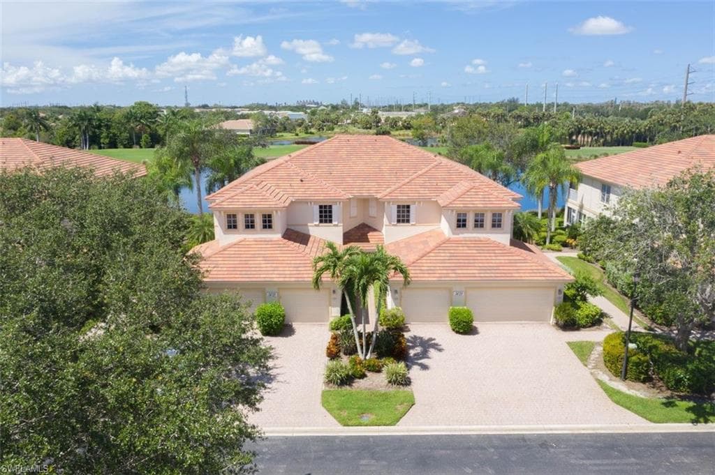 3021 Meandering WAY 202 FORT MYERS, FL 33905