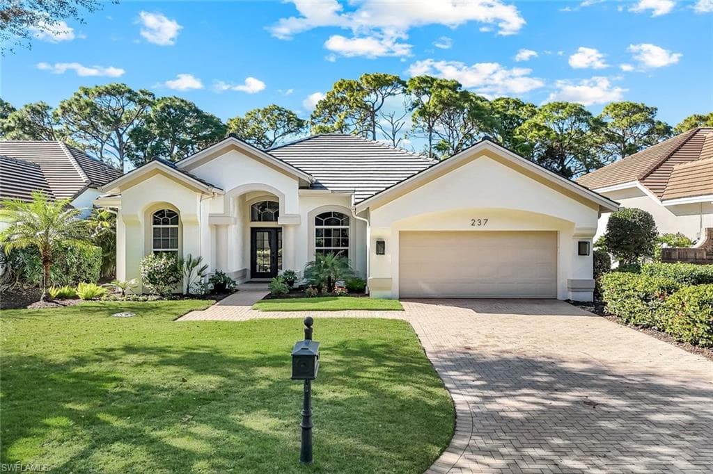 237 Charleston CT NAPLES, FL 34110