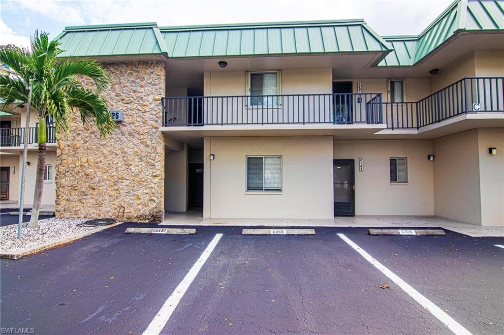 6725 Winkler RD 203C FORT MYERS, FL 33919