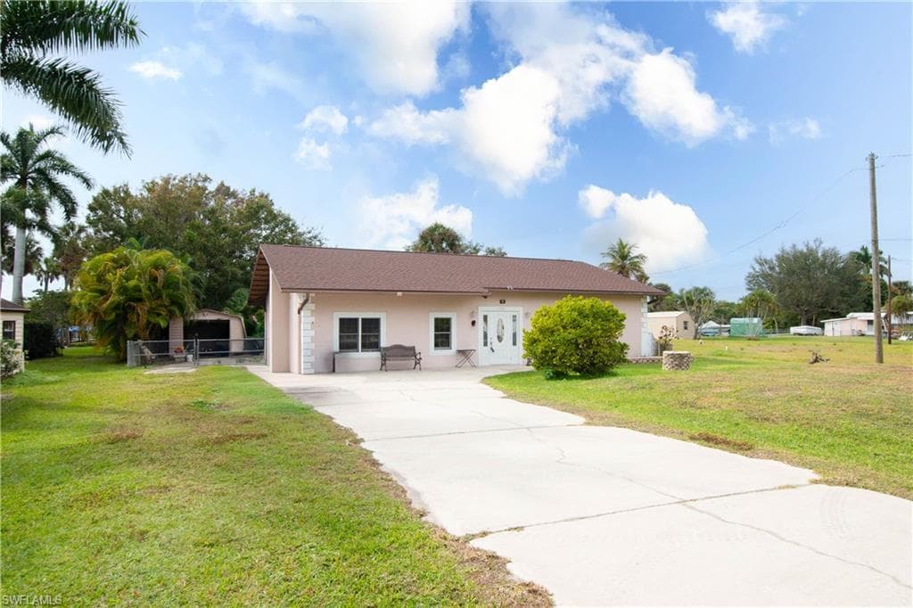 1261 Driftwood DR NORTH FORT MYERS, FL 33903