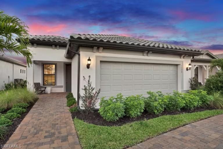 1904 Sierra CT NAPLES, FL 34120