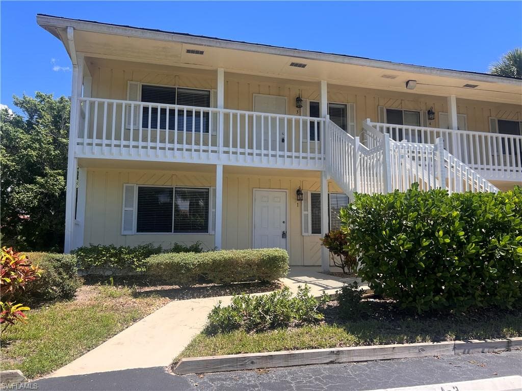4601 Bayshore DR A1 NAPLES, FL 34112