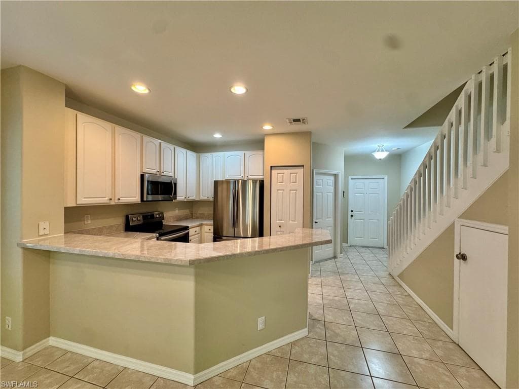 8151 Pacific Beach DR FORT MYERS, FL 33966