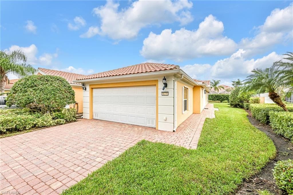 8275 Yasmina WAY NAPLES, FL 34114