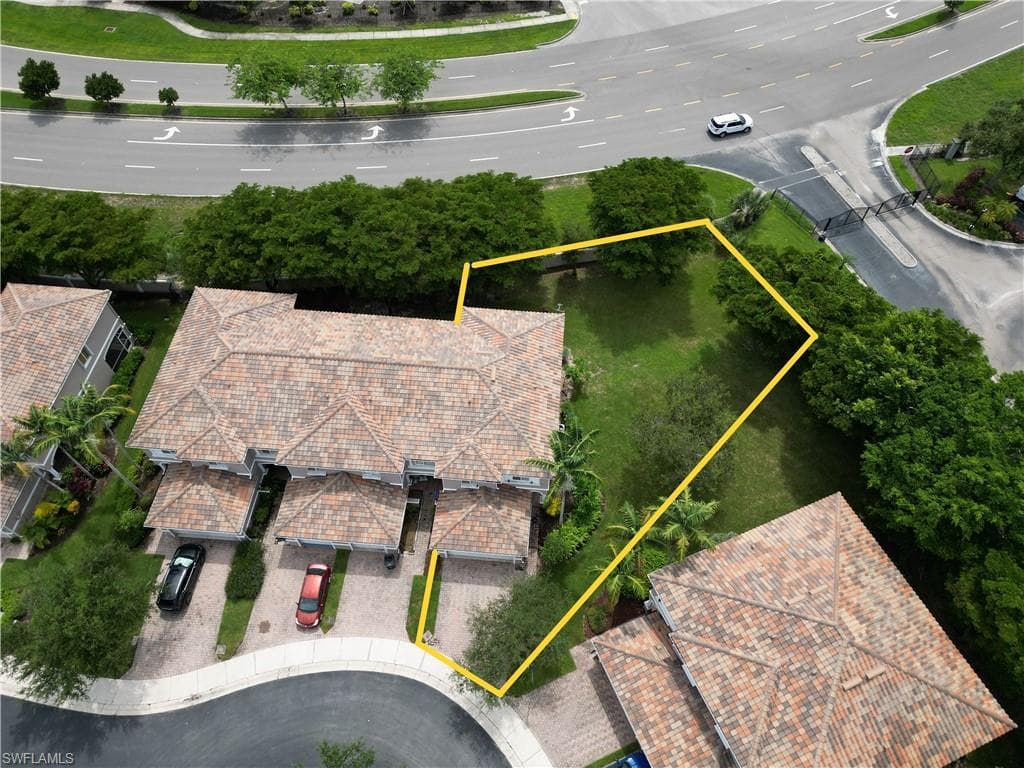 9999 Chiana CIR FORT MYERS, FL 33905