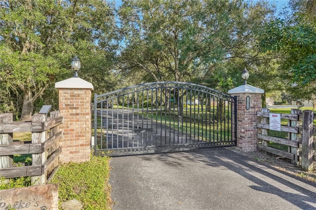 16990 River Boat BEND ALVA, FL 33920