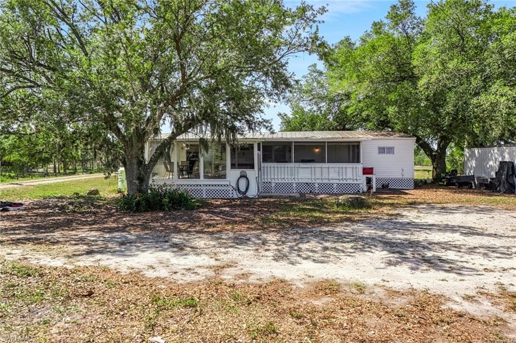 23715 Tinas LN FORT MYERS, FL 33913