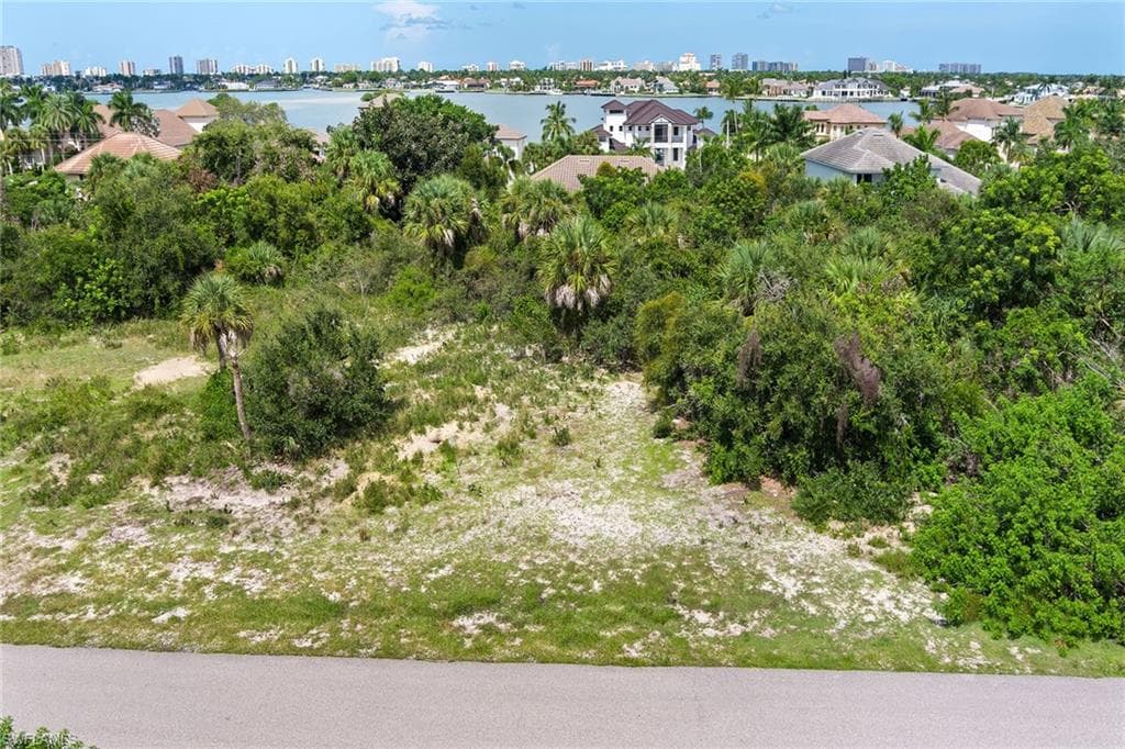 680 Inlet DR MARCO ISLAND, FL 34145
