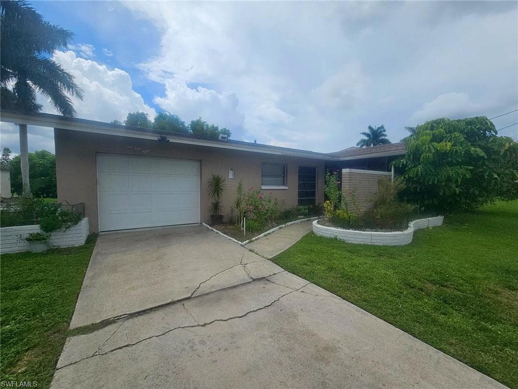 158 SW 51st TER CAPE CORAL, FL 33914
