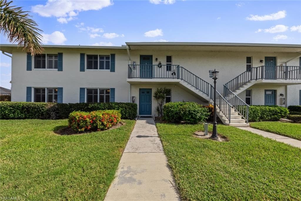 125 Penny LN 7 NAPLES, FL 34112