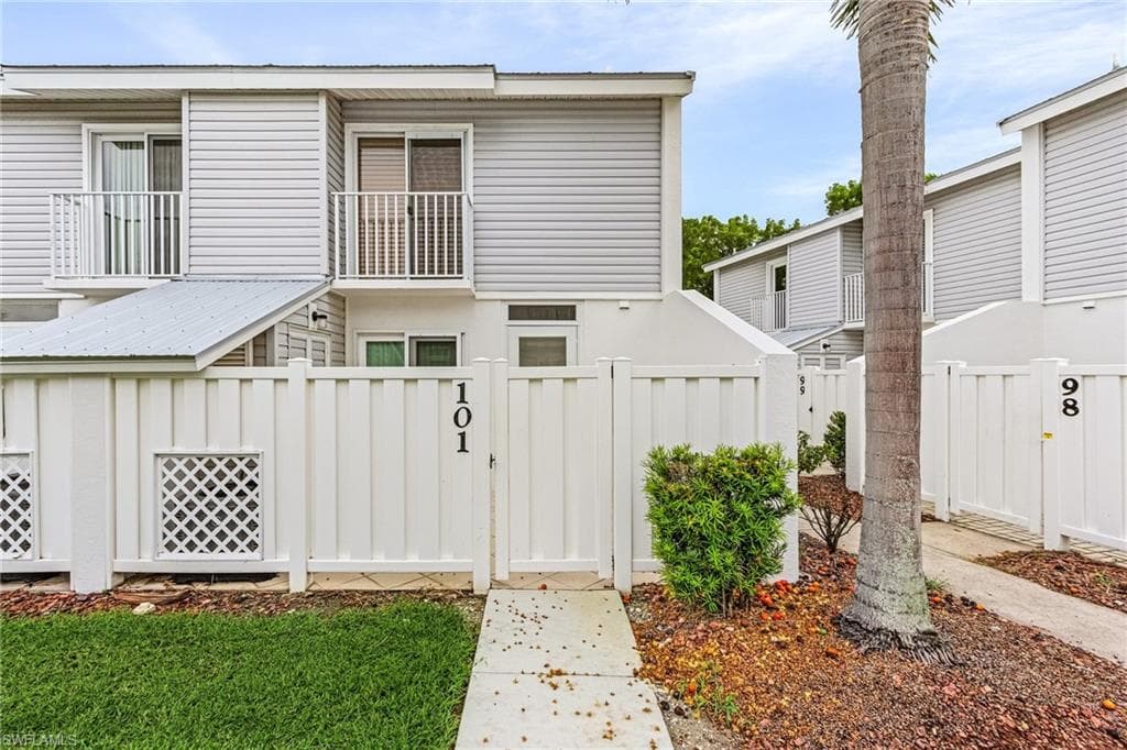 18034 San Carlos BLVD 101 FORT MYERS BEACH, FL 33931