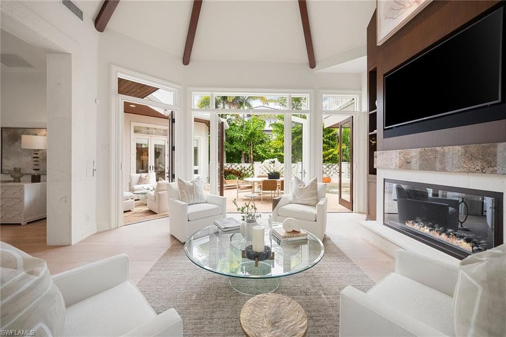 429 14th AVE S NAPLES, FL 34102