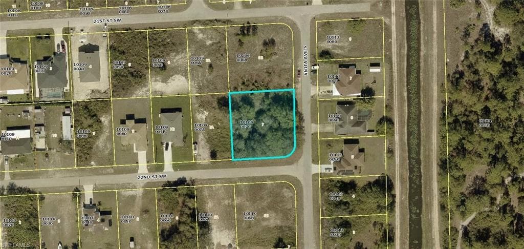 2502 22nd ST SW LEHIGH ACRES, FL 33976