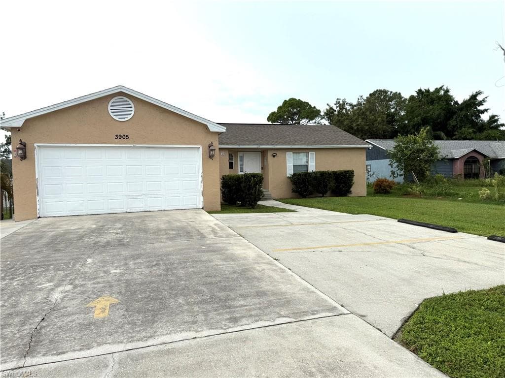 3905 Lee BLVD LEHIGH ACRES, FL 33971