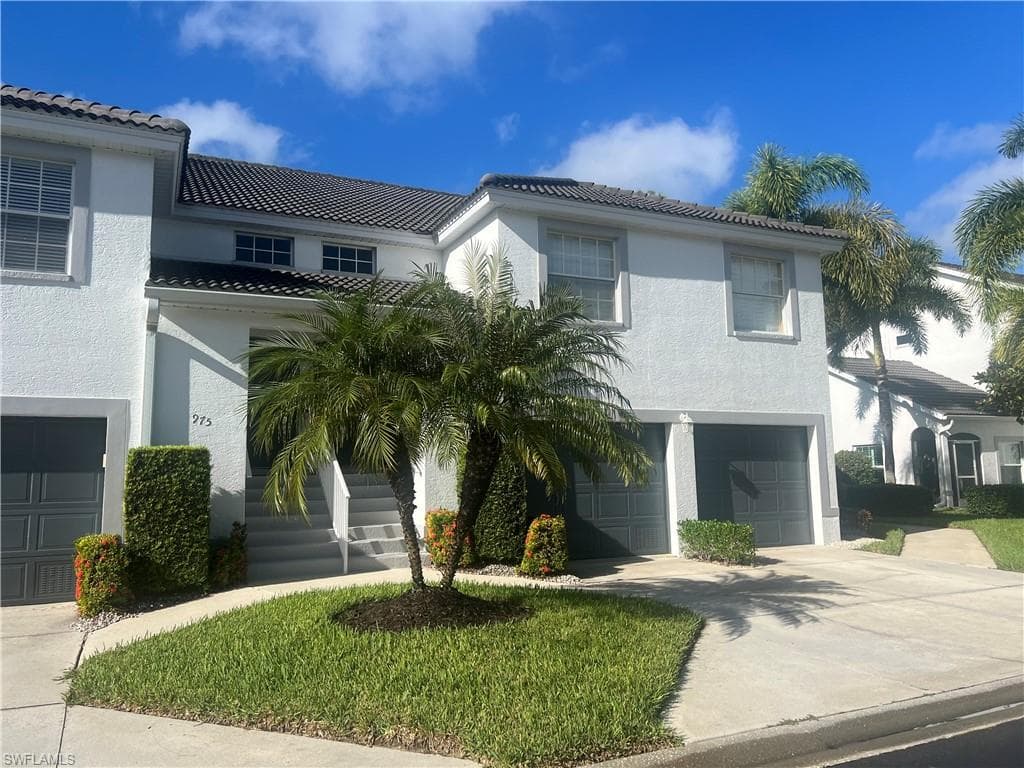 975 Partridge CIR 202 NAPLES, FL 34104