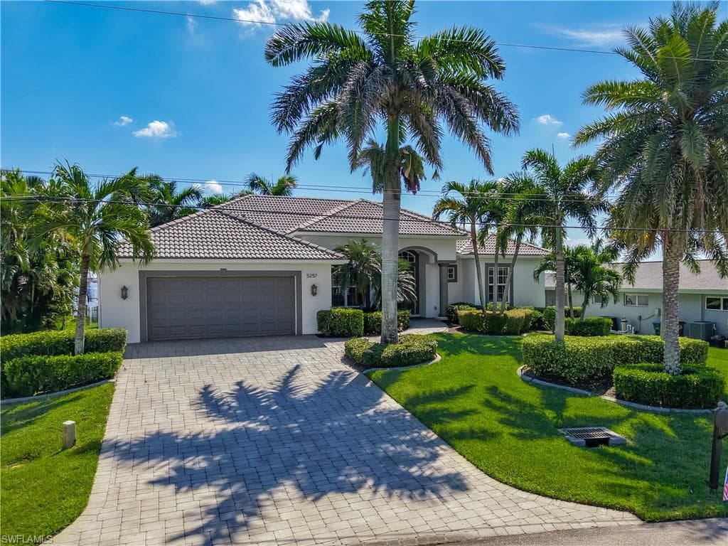 5257 Nautilus DR CAPE CORAL, FL 33904