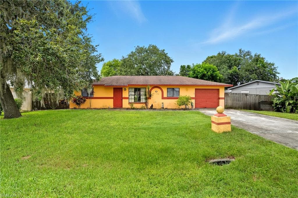 2100 Ponce CIR FORT MYERS, FL 33905