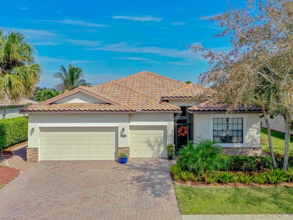 3817 Ruby WAY NAPLES, FL 34114