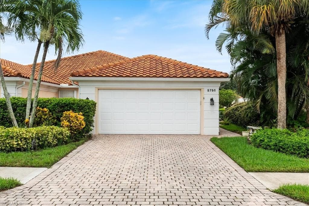 5756 Drummond WAY NAPLES, FL 34119
