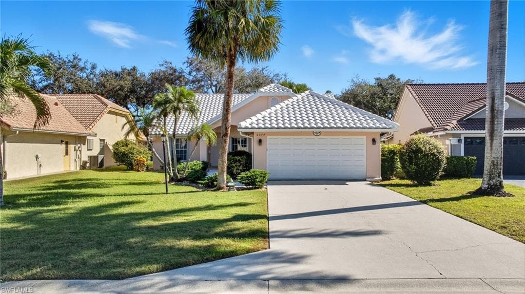 6074 Westbourgh DR NAPLES, FL 34112