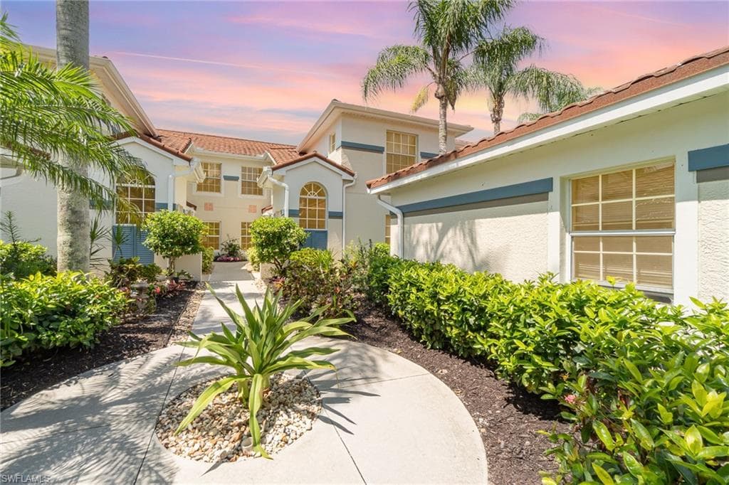 10921 Oak Island RD 203 ESTERO, FL 34135