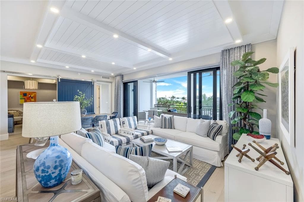 1135 3rd AVE S 319 NAPLES, FL 34102